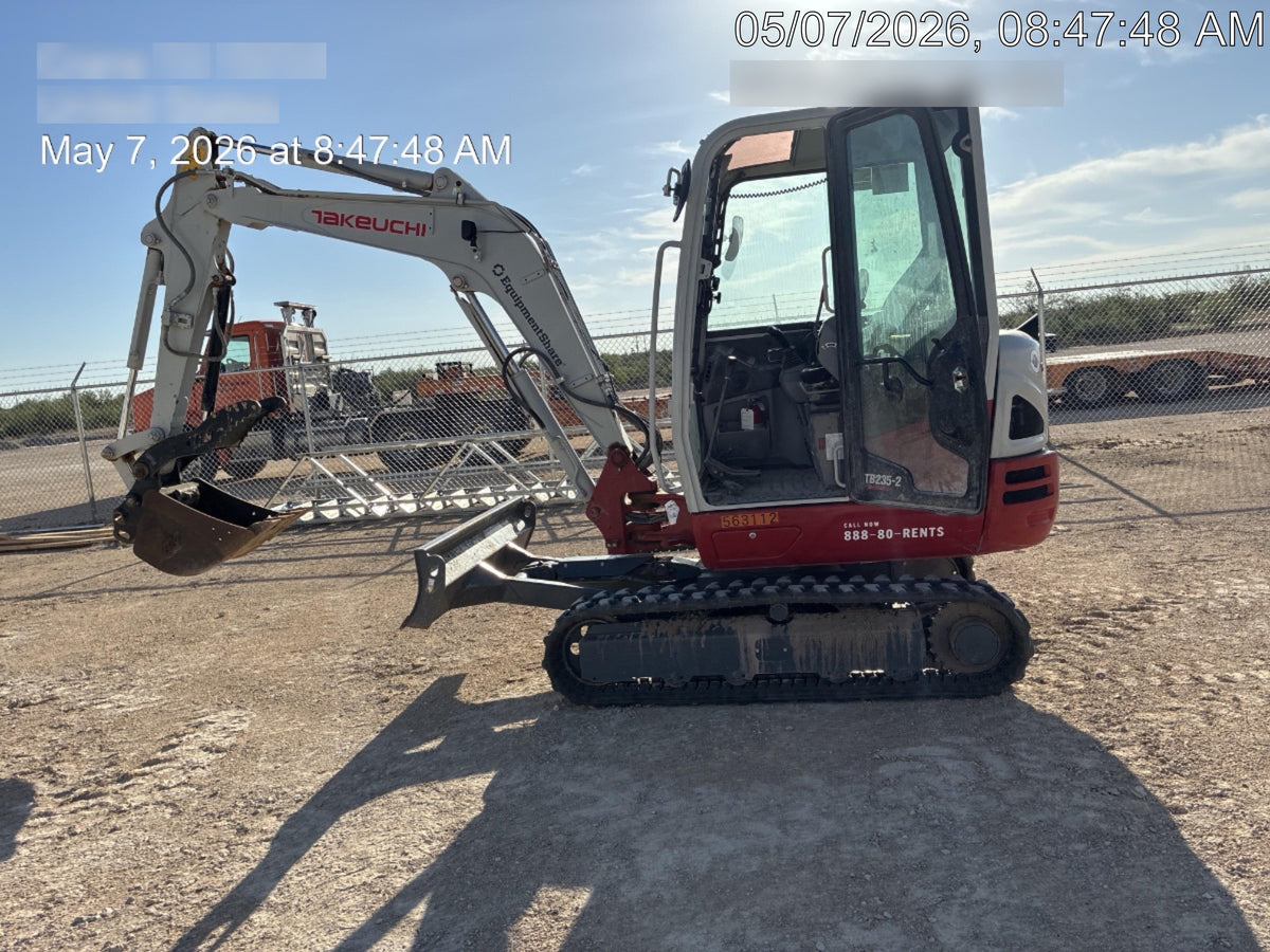 2025 TAKEUCHI TB235-2CR
