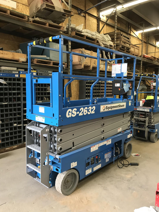 2019 Genie GS-2632 Folding rails with half height swing gate
