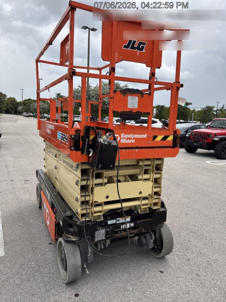2023 JLG ES3246