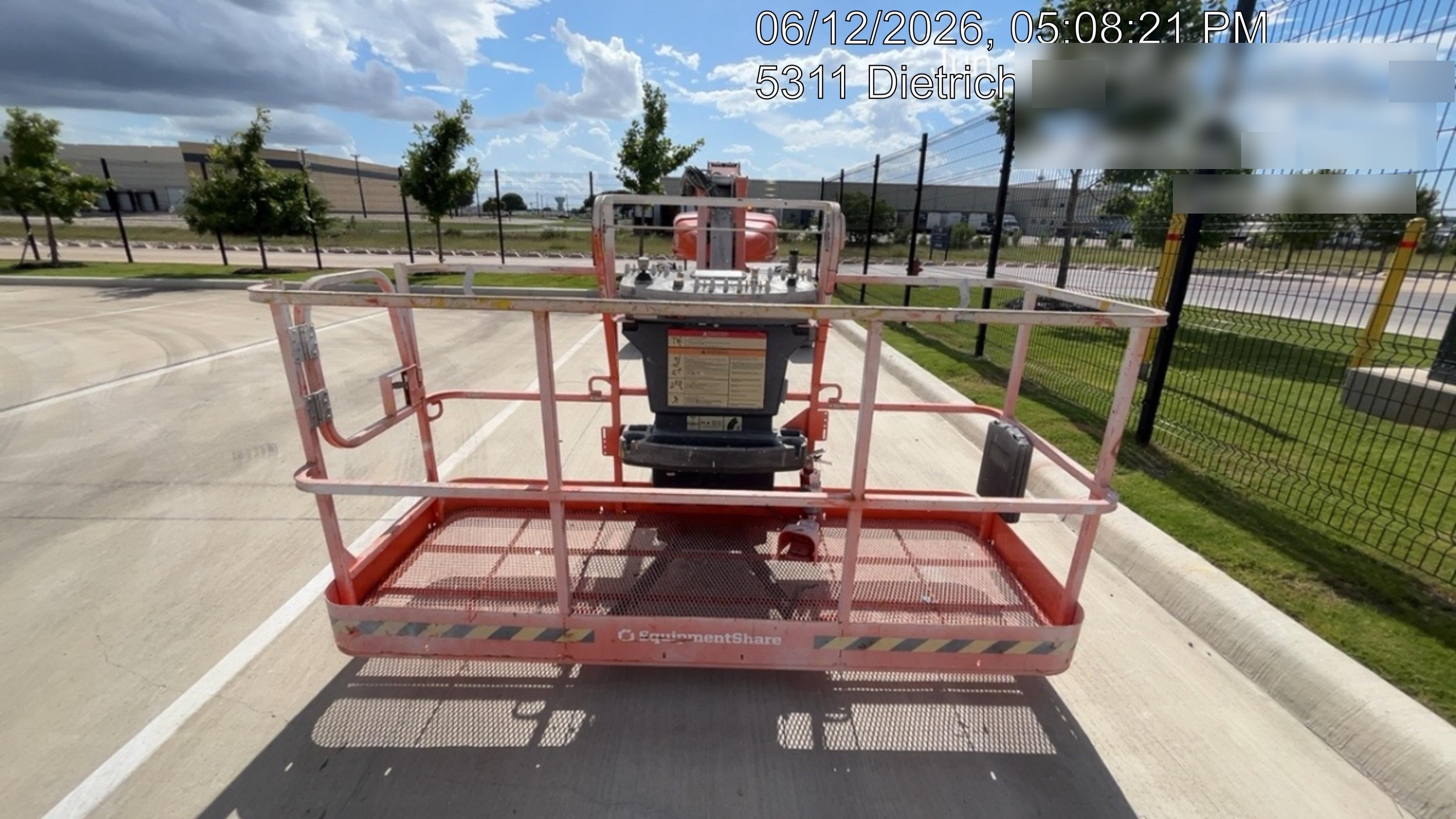 2022 JLG EC600SJ