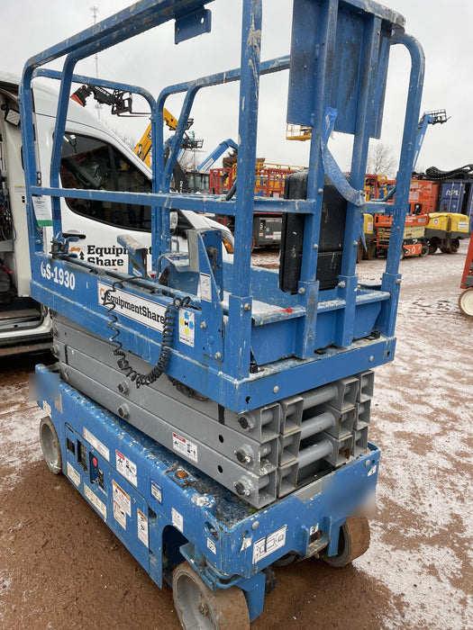 2019 Genie GS-1930 Fixed rails with chain Entry