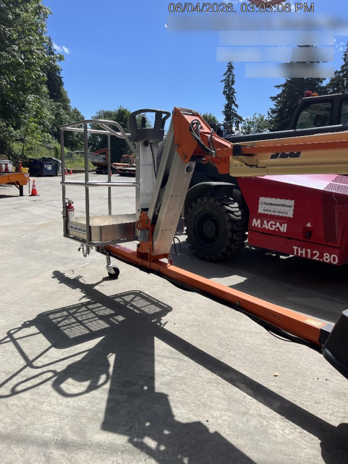 2022 JLG T500J