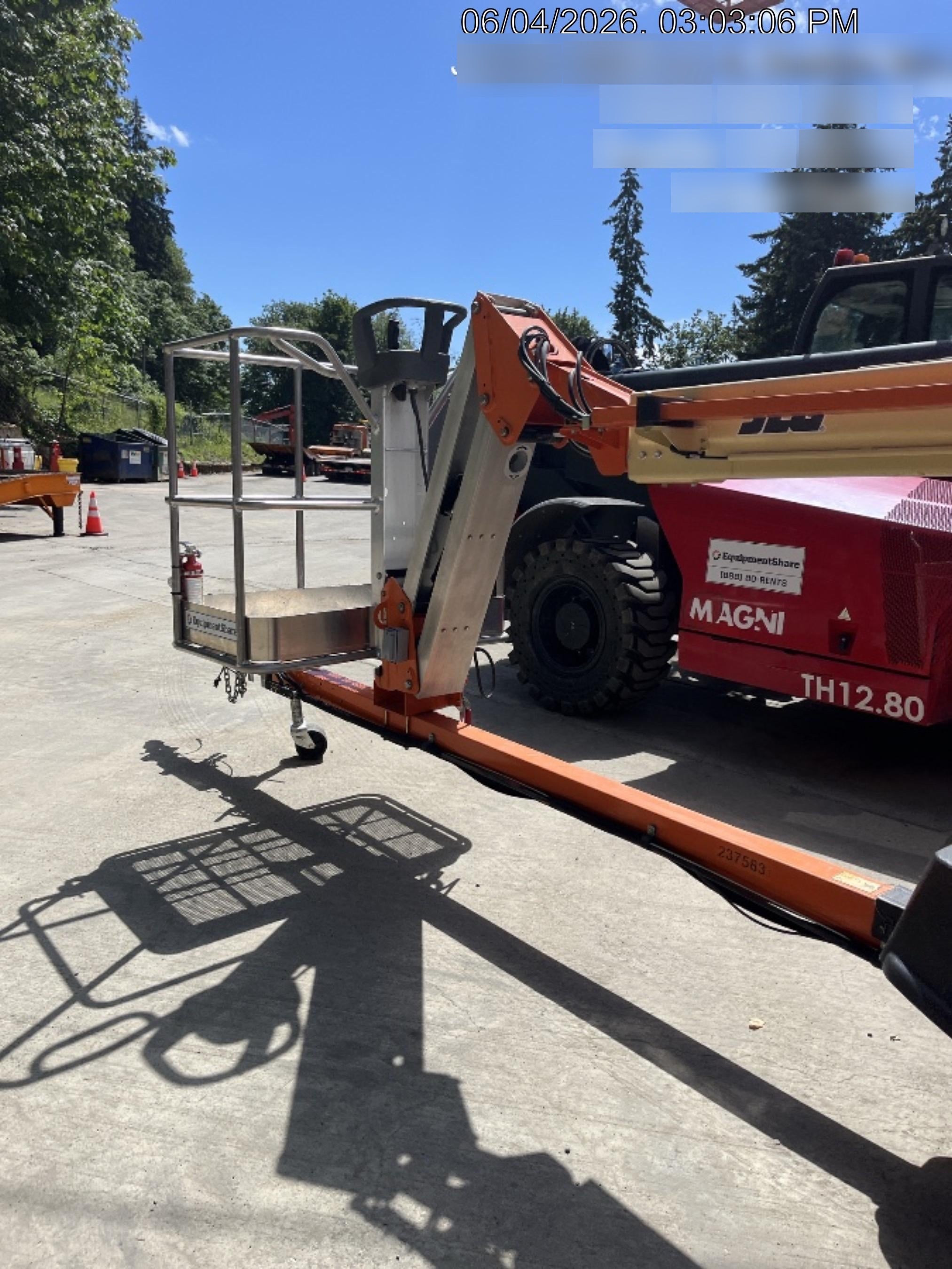 2022 JLG T500J