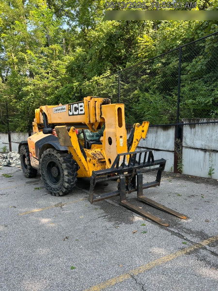 2019 JCB 512-56 Cab/Heat/Air, 109 HP, Solid Tires, STD Worklight, Beacon, Aux Hydraulics, Lifting Eye, Back up Alarm w/66" Carriage/60" Forks