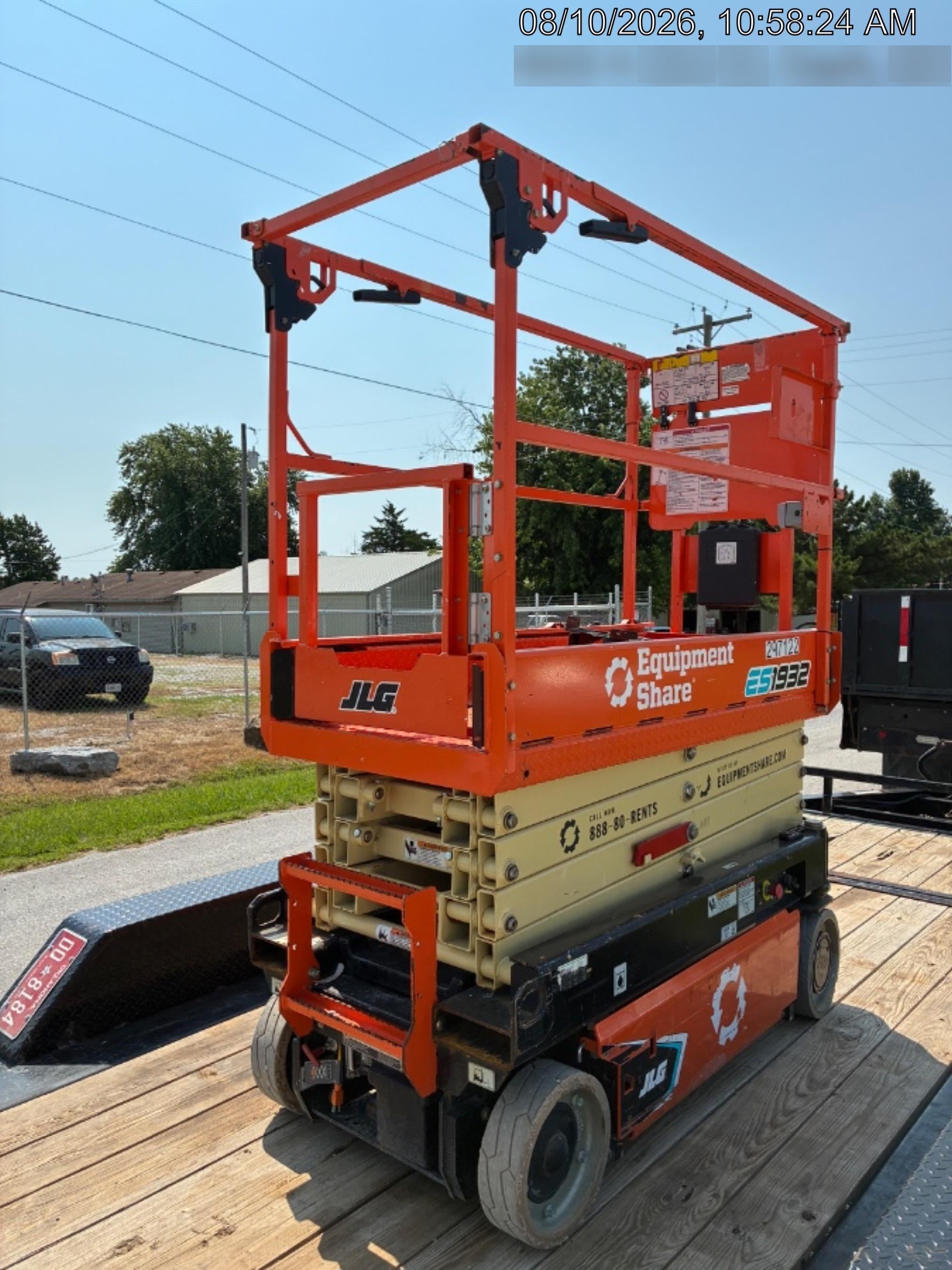 2023 JLG ES1932