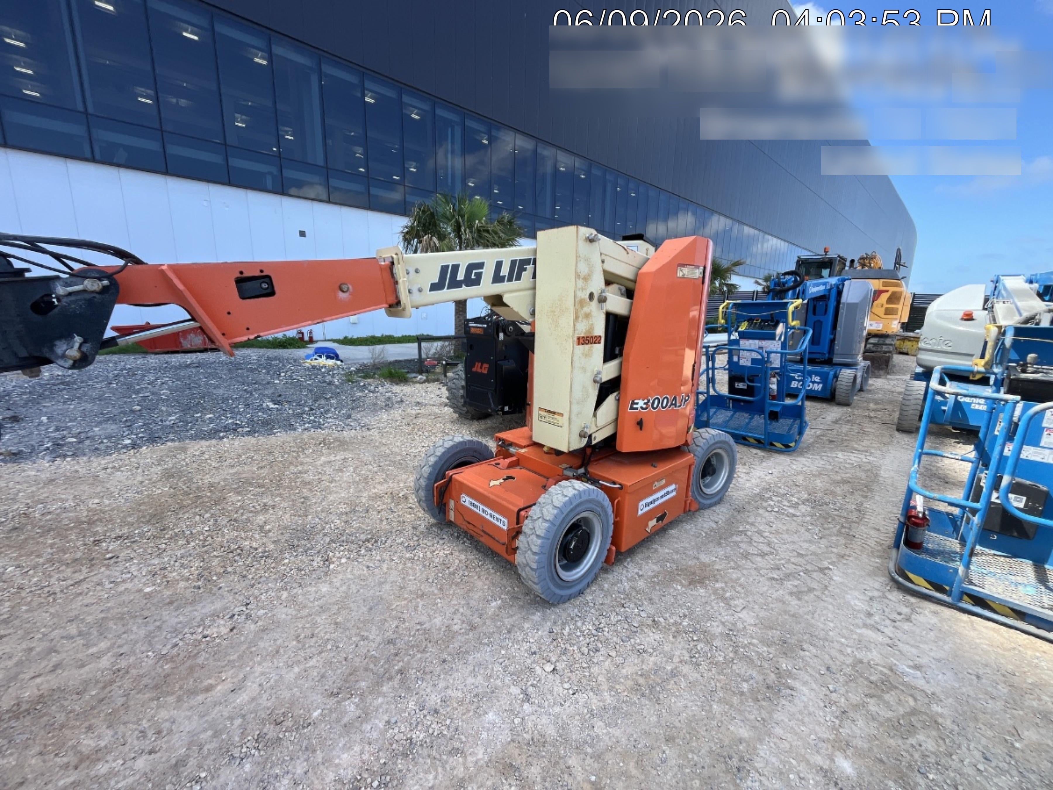 2021 JLG E300AJP