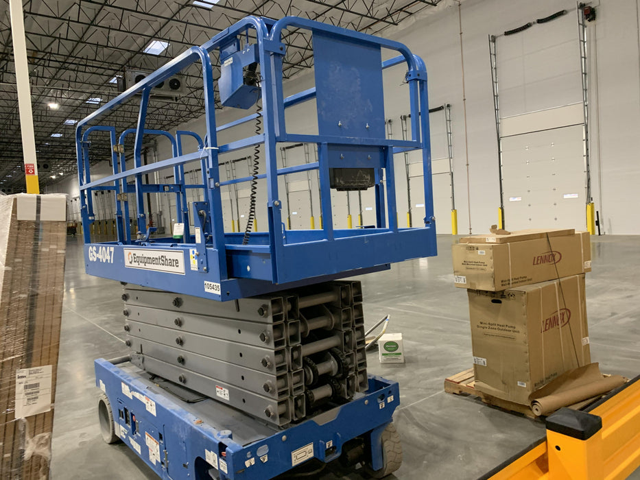 2020 Genie GS-4047 Standard, Folding full height swing gate, 800W Inverter