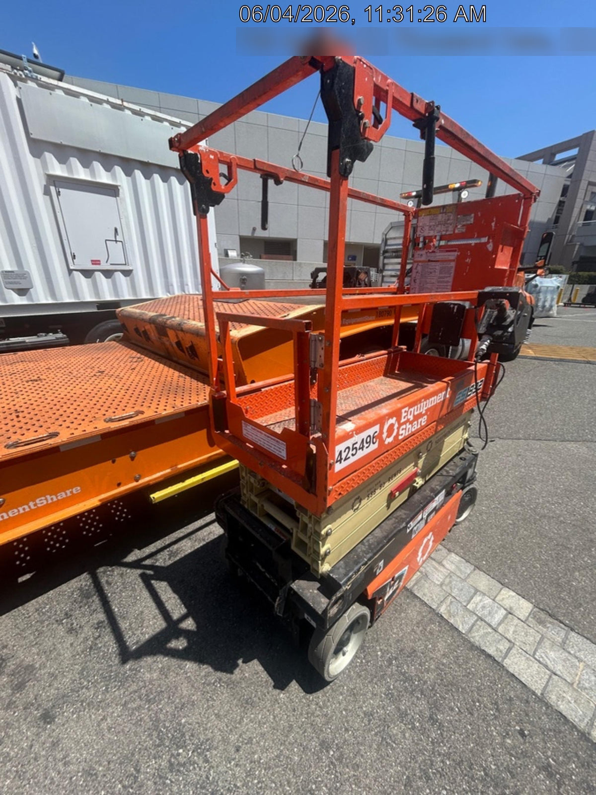 2024 JLG ES1932