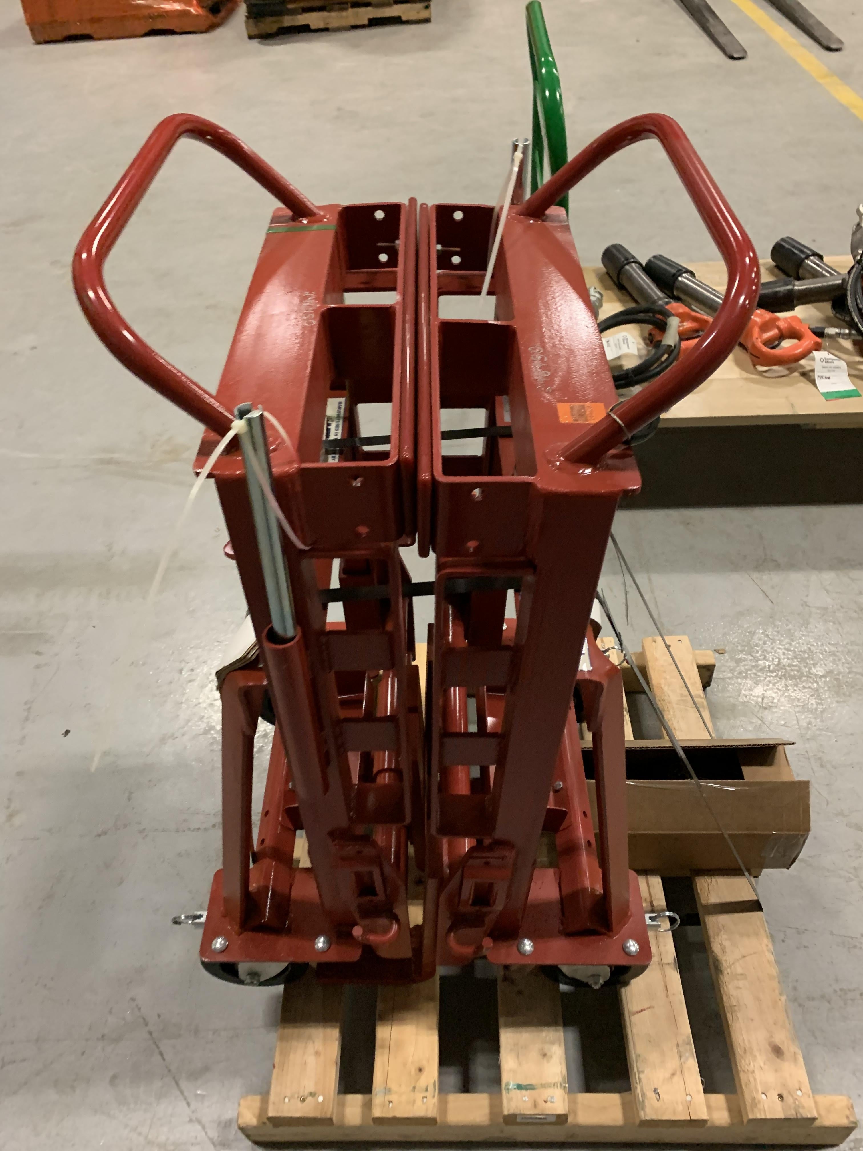 2022 ROL-A-LIFT M-6