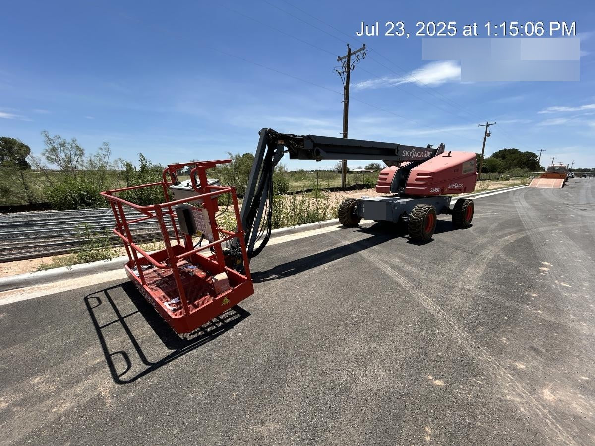 2017 SKYJACK SJ45T+