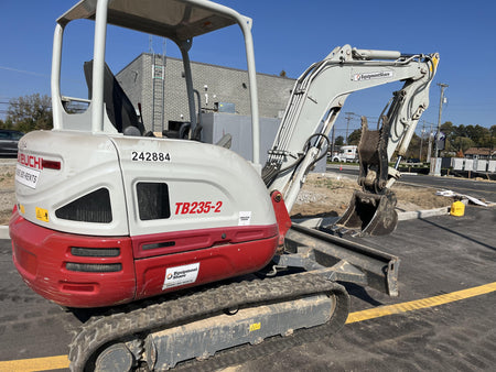 2022 TAKEUCHI TB235-2R