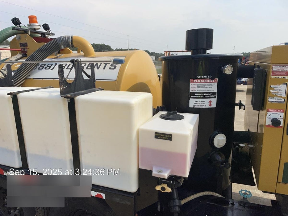 2021 VAC-TRON LP573XDT