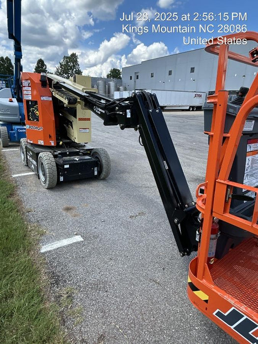 2025 JLG E300AJP