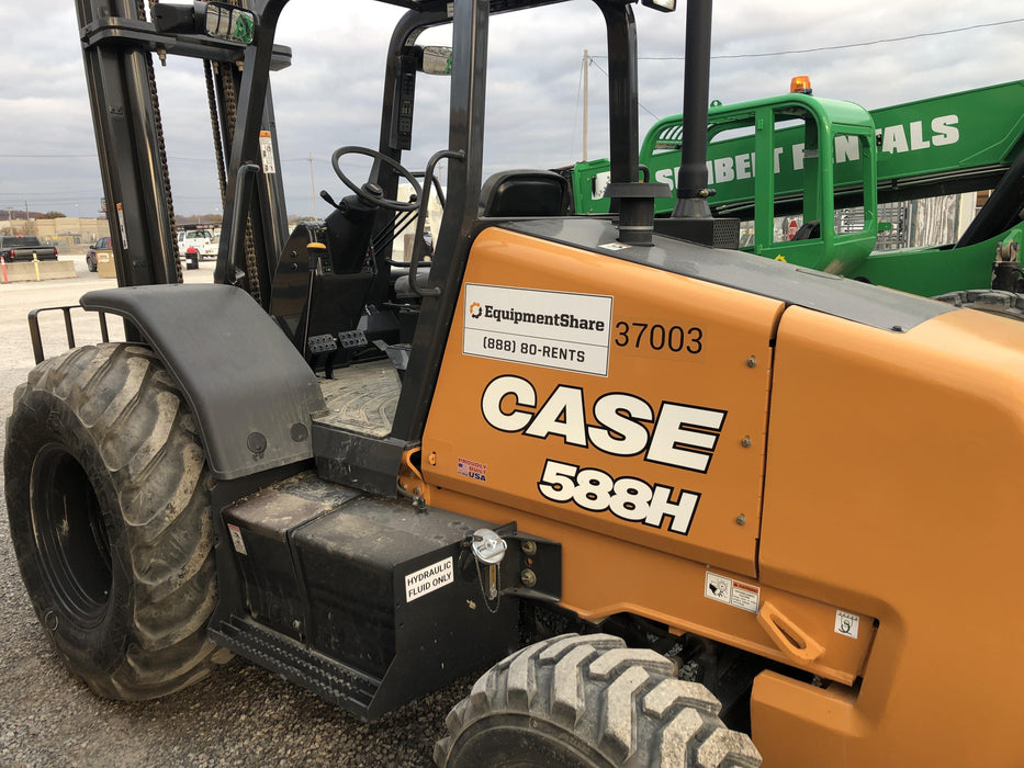 2019 CASE 588H
