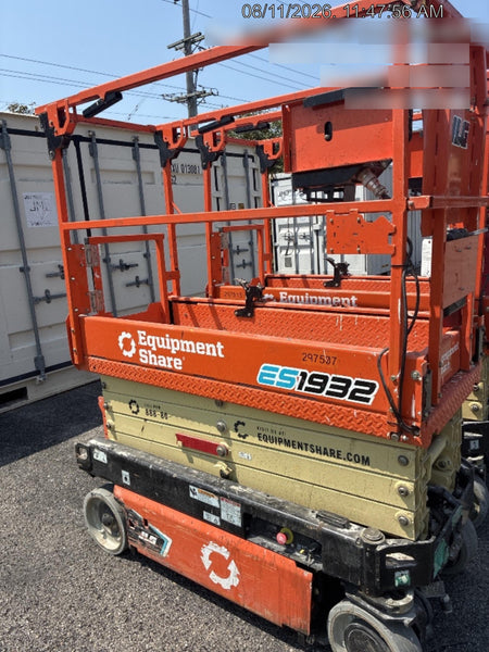 2023 JLG ES1932