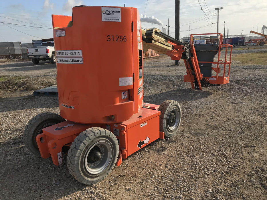 2019 JLG E300AJP