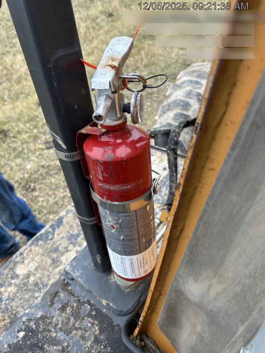2019 Case 570N EP Canopy, 4WD, GP Front Bucket, Dual Tilt Cylinder, 84" Box Blade w/ Scarifier, Wheel Weights, Beacon