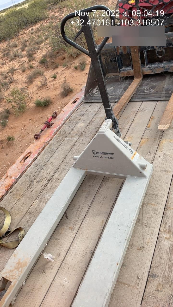 2022 STRONGWAY 4400 lb Pallet Jack