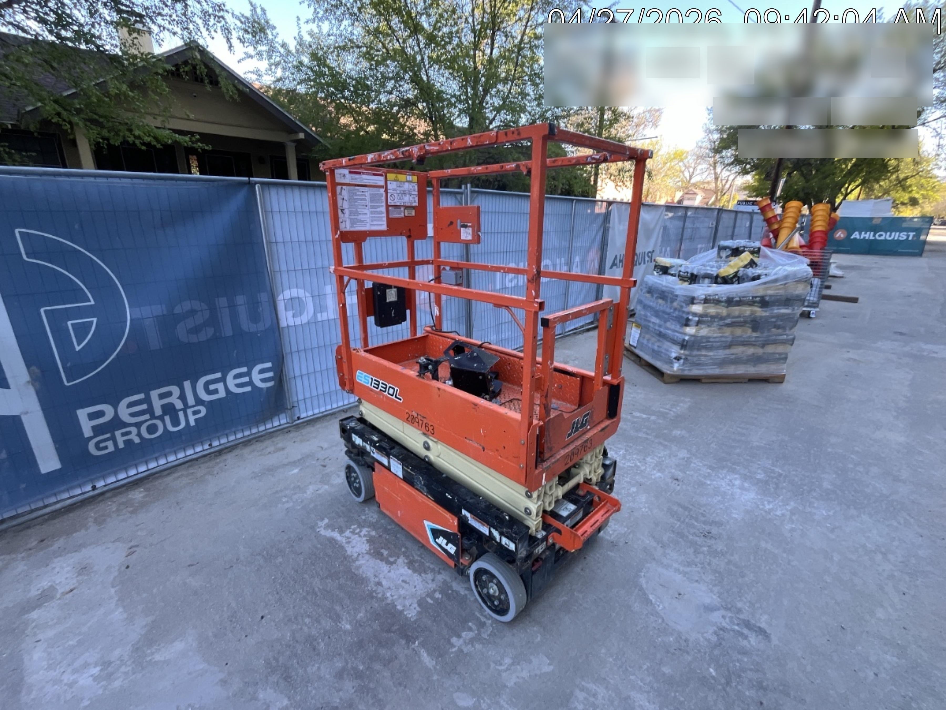 2022 JLG ES1330L