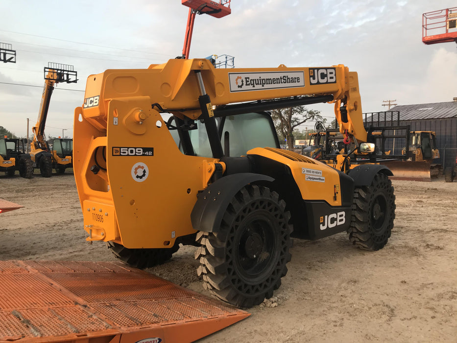 2020 JCB 509-42 Cab/Heat/Air, Solid Tires, Work Lights, Beacon, Aux Hydraulics, Back up Alarm, Lifting Eye, ES Decals