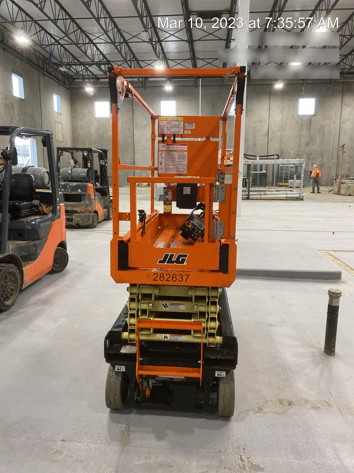 2022 JLG ES1932