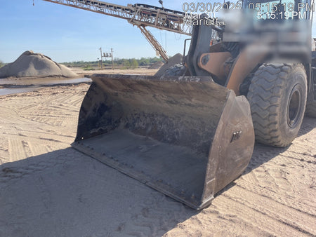 2022 CASE 821G