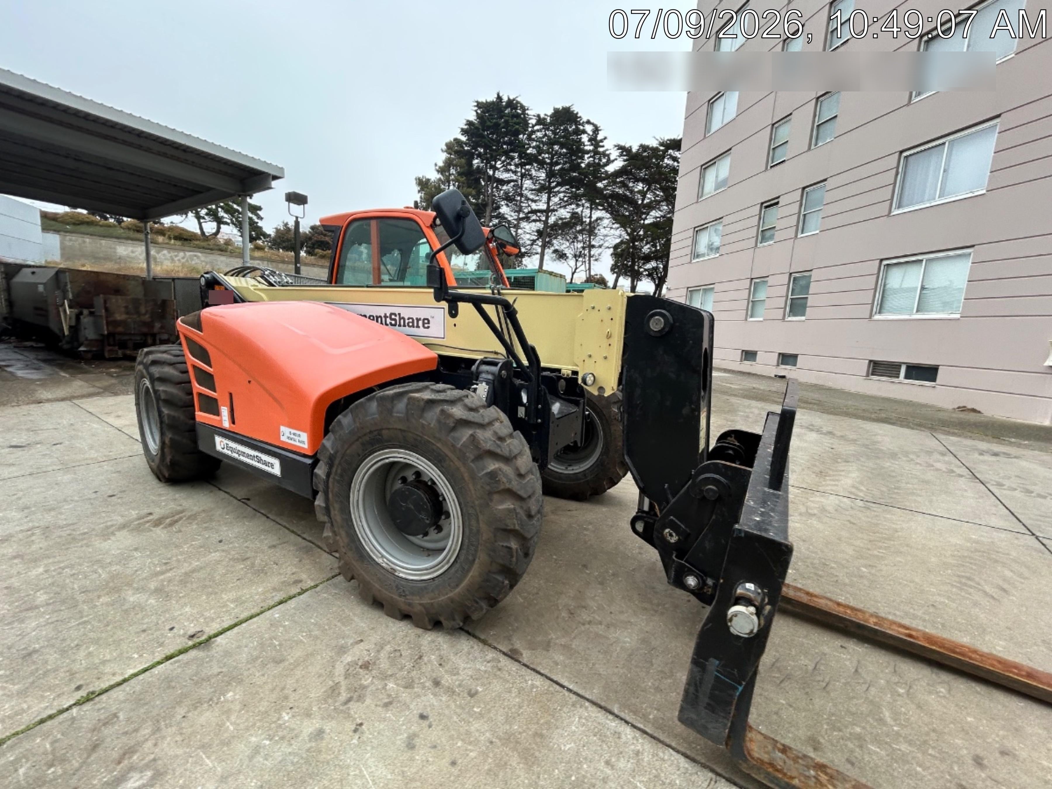 2021 JLG 1732