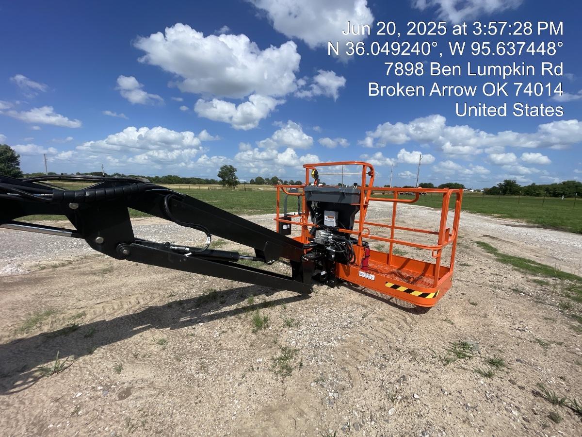 2025 JLG 660SJ
