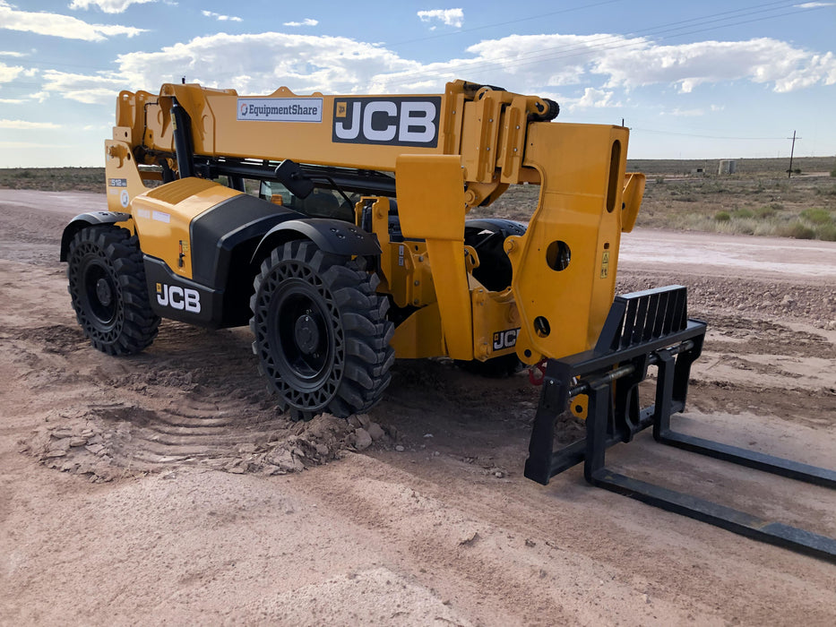 2020 JCB 512-56 Canopy, 74Hp, Solid Tires, Work Lights, Beacon, Aux Hydraulics, Back up Alarm, Lifting Eye, ES Decals