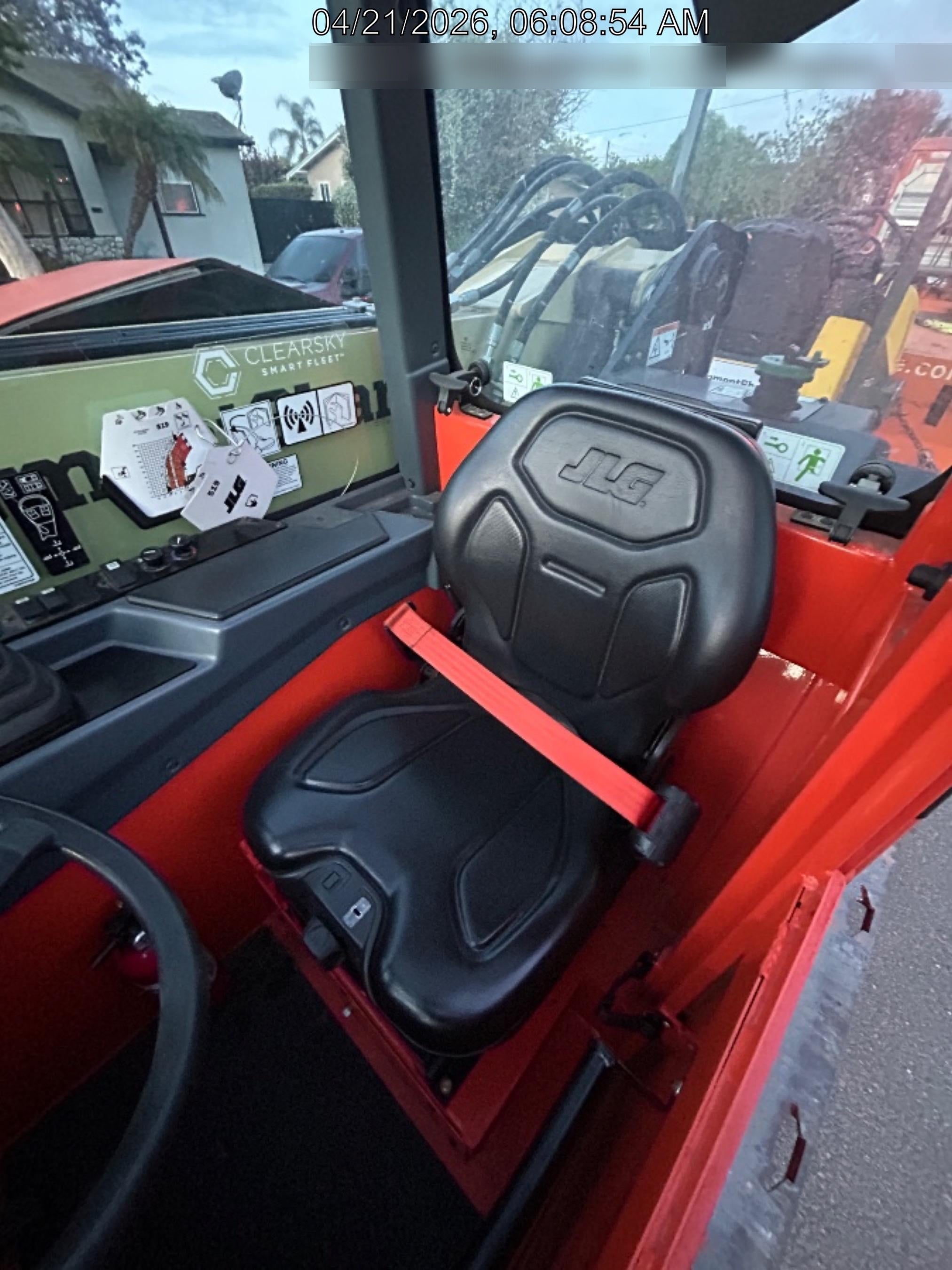 2025 JLG 519