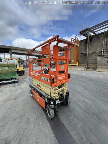 2022 JLG ES1932