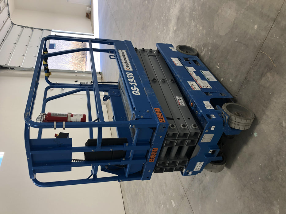 2019 Genie GS-1930 Fixed rails with chain Entry