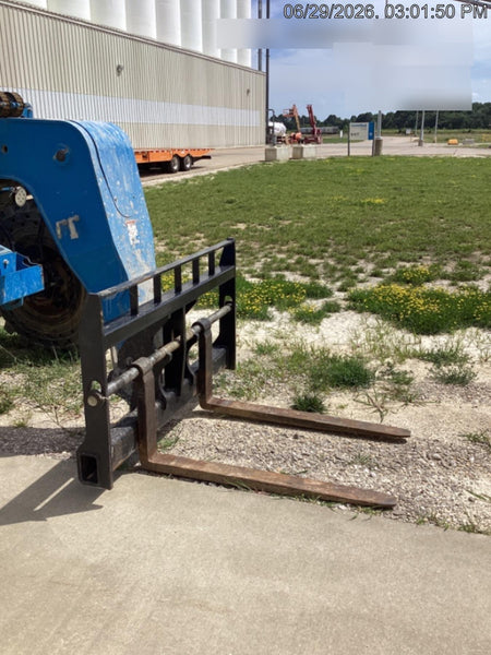 2018 Genie GTH-844 Genie GTH-844 w/ROPS, Work Lights, Solid Tires, RH Cab Mesh, Beacon, 60" Carriage and Forks