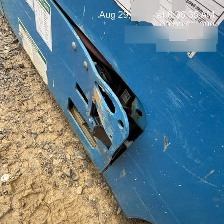 2019 Genie GS-2632 Folding rails with half height swing gate