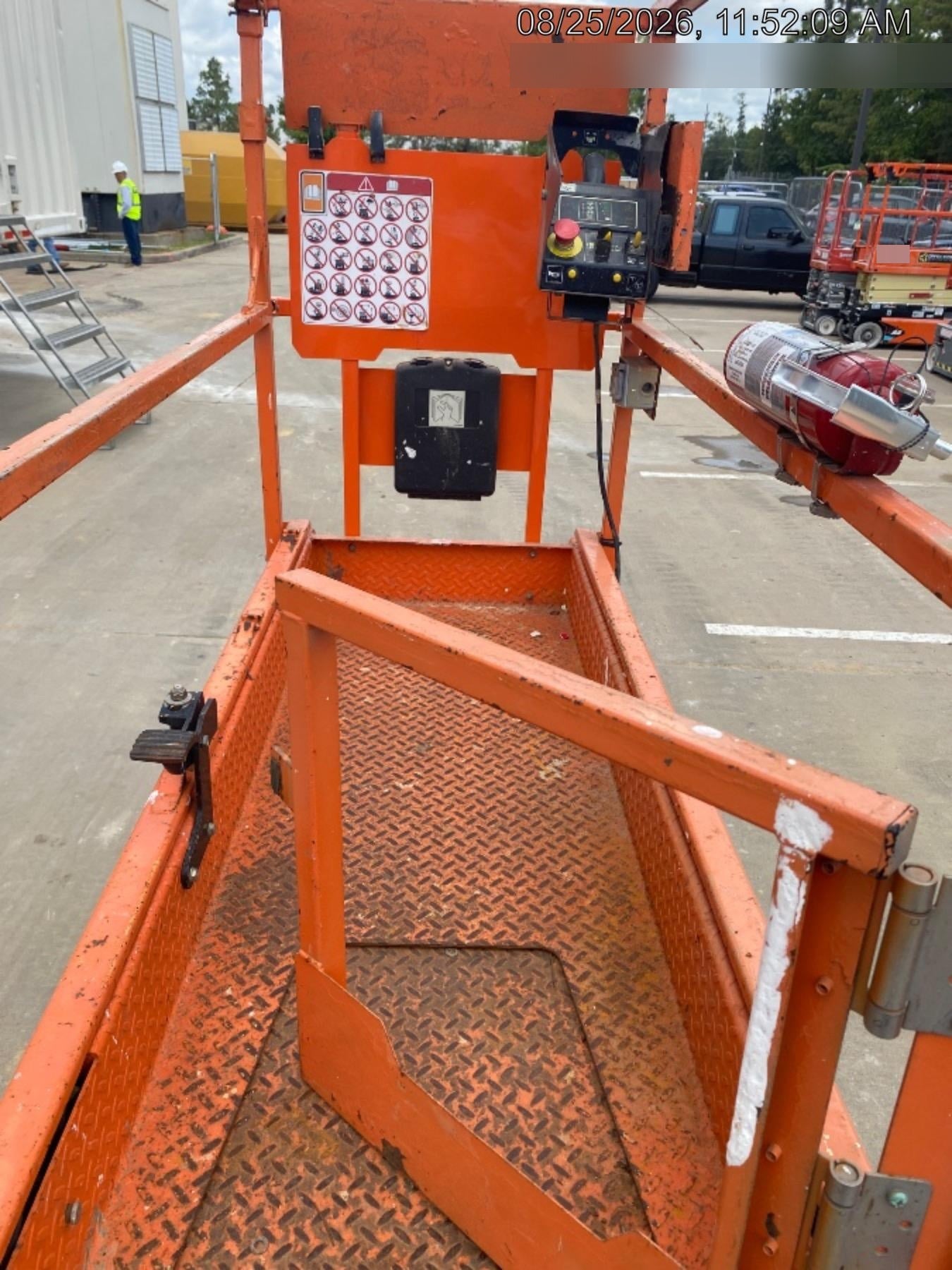 2022 JLG ES1932