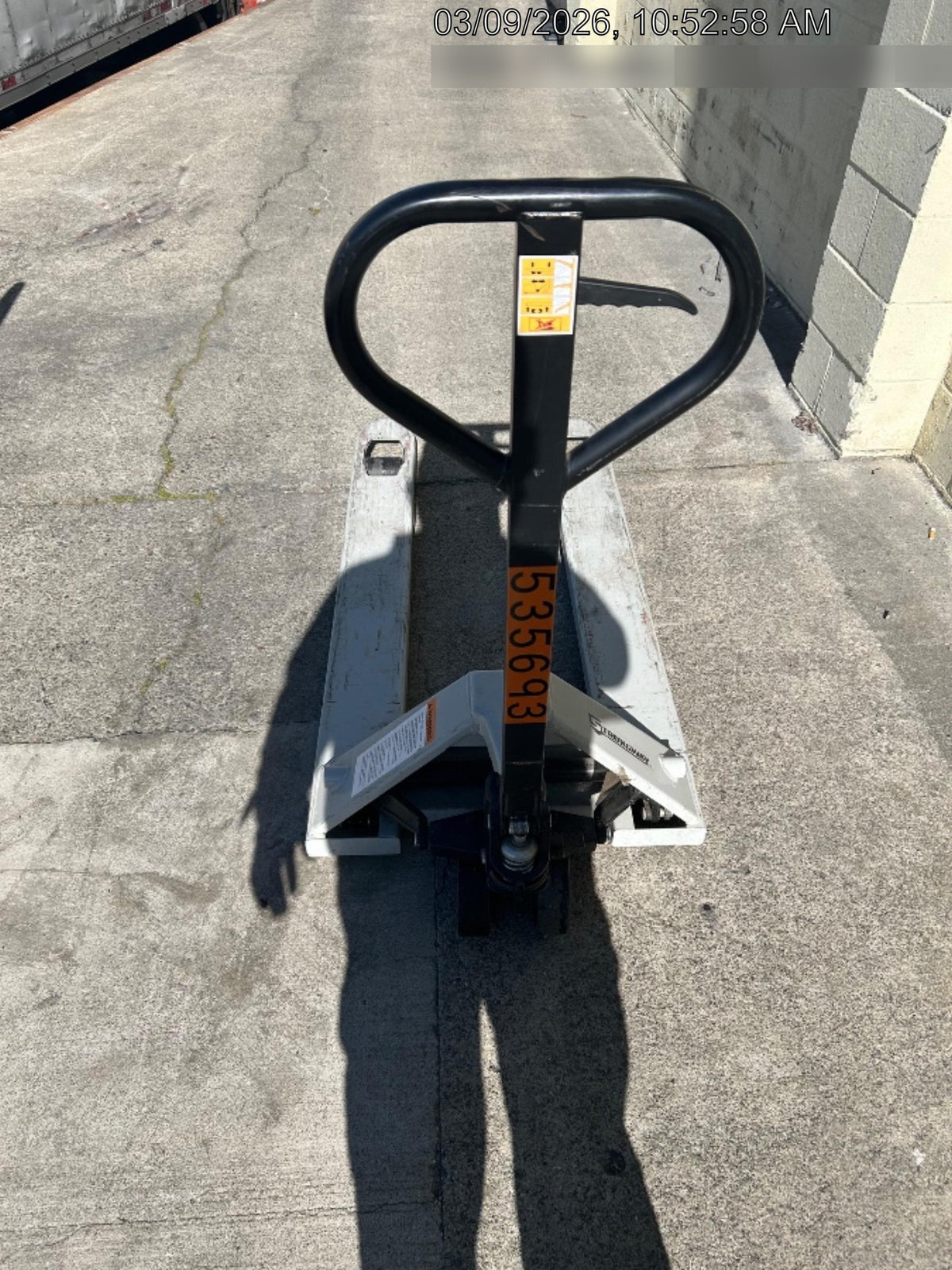 2024 NORTHERN TOOL 4,400 Lb Pallet Jack