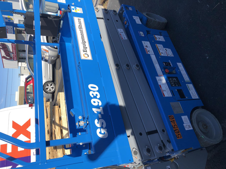 2019 Genie GS-1930 Fixed Rails with Chain Entry