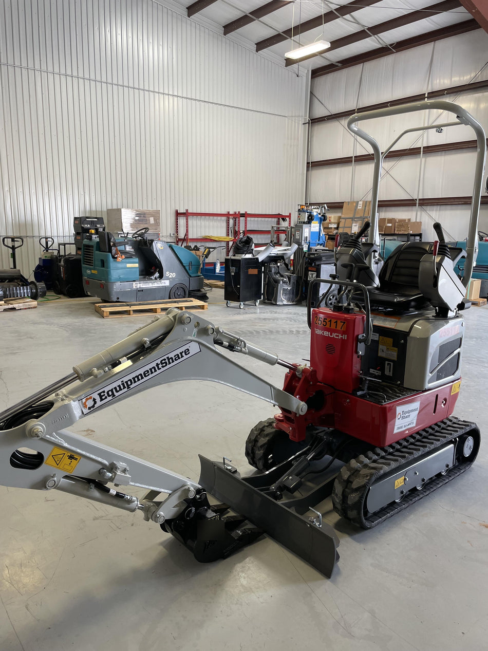 2022 TAKEUCHI TB210R