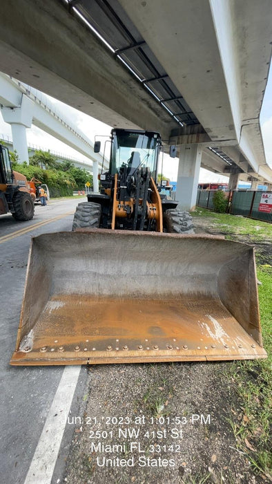 2018 Case 721G CLOSED CAB, 1 FUNCTION, JRB 416 STYLE HYD COUPLER