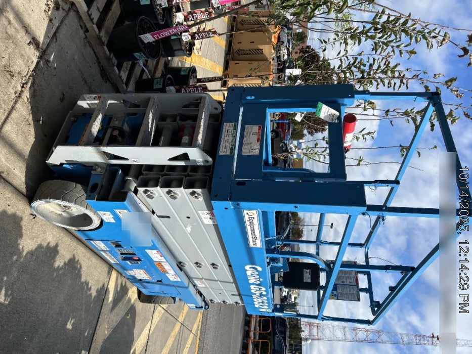 2020 Genie GS-2632 Solid NM Tires, Folding Rails with Half-Height Swing Gate, Beacon