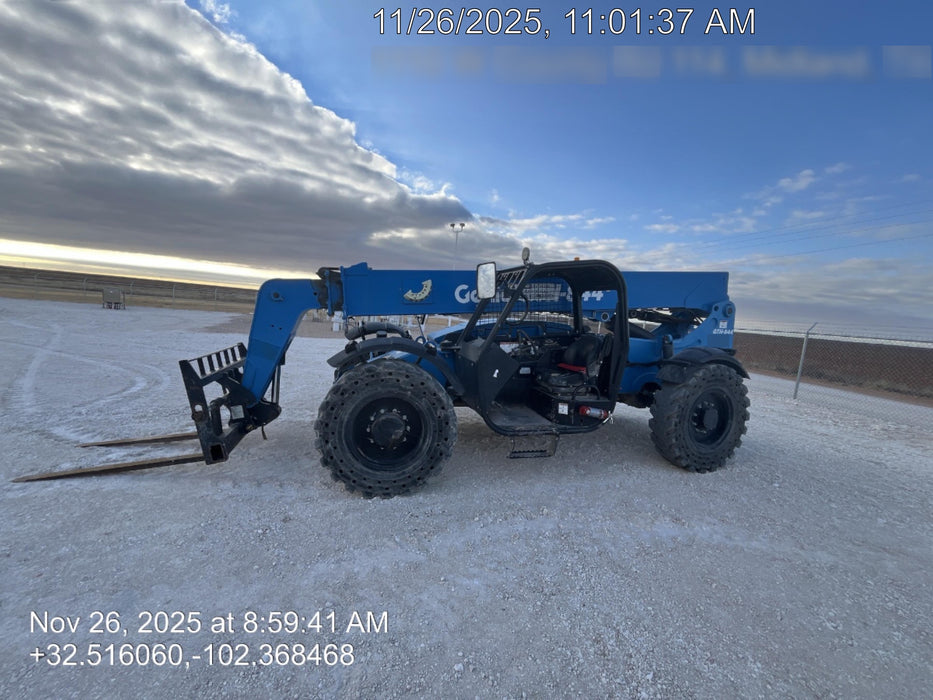 2018 Genie GTH-844 Genie GTH-844 w/Open ROPS, Solid Tires, beacon/work lights, 60" carriage/forks