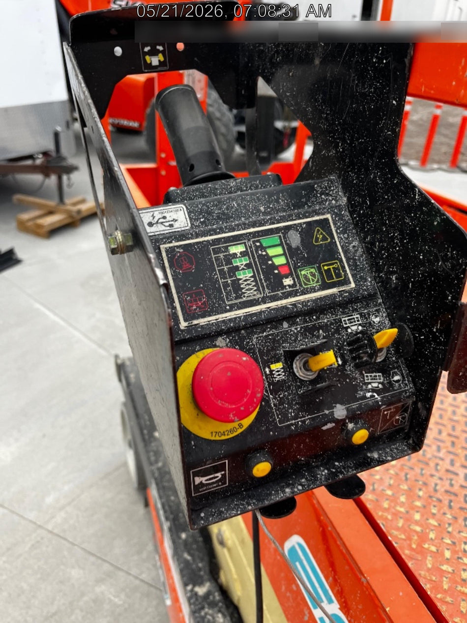 2022 JLG ES3246