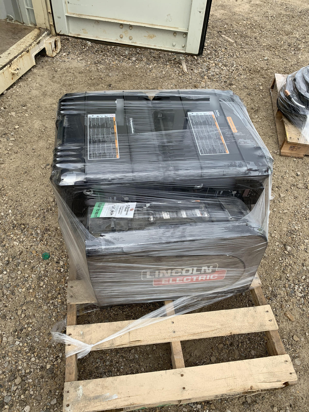 2021 MILLER ELECTRIC SUITCASE 12RC