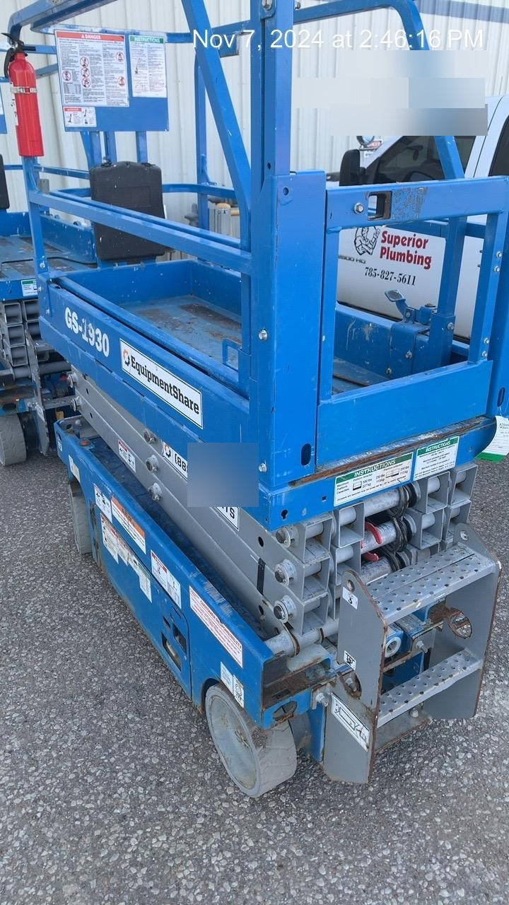 2020 Genie GS-1930 Solid Non Marking Tires, Beacon, Folding rails with half height swing gate