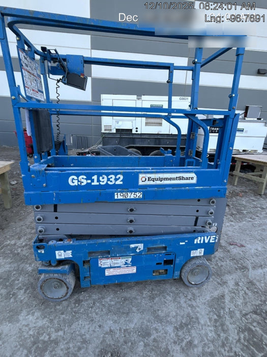 2021 GENIE GS-1932