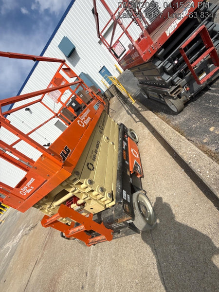 2022 JLG ES3246