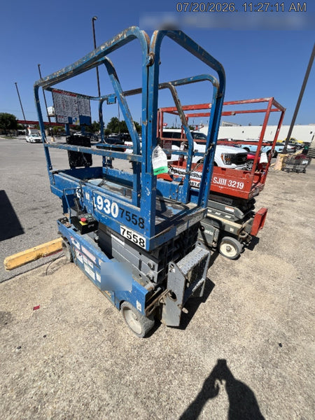 2017 Genie GS-1930 Genie GS-1930 Lift w/Fixed Rail and Chain Entry