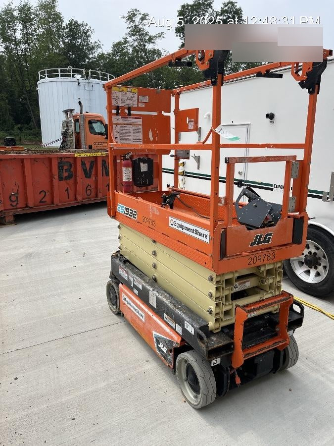 2022 JLG ES1932