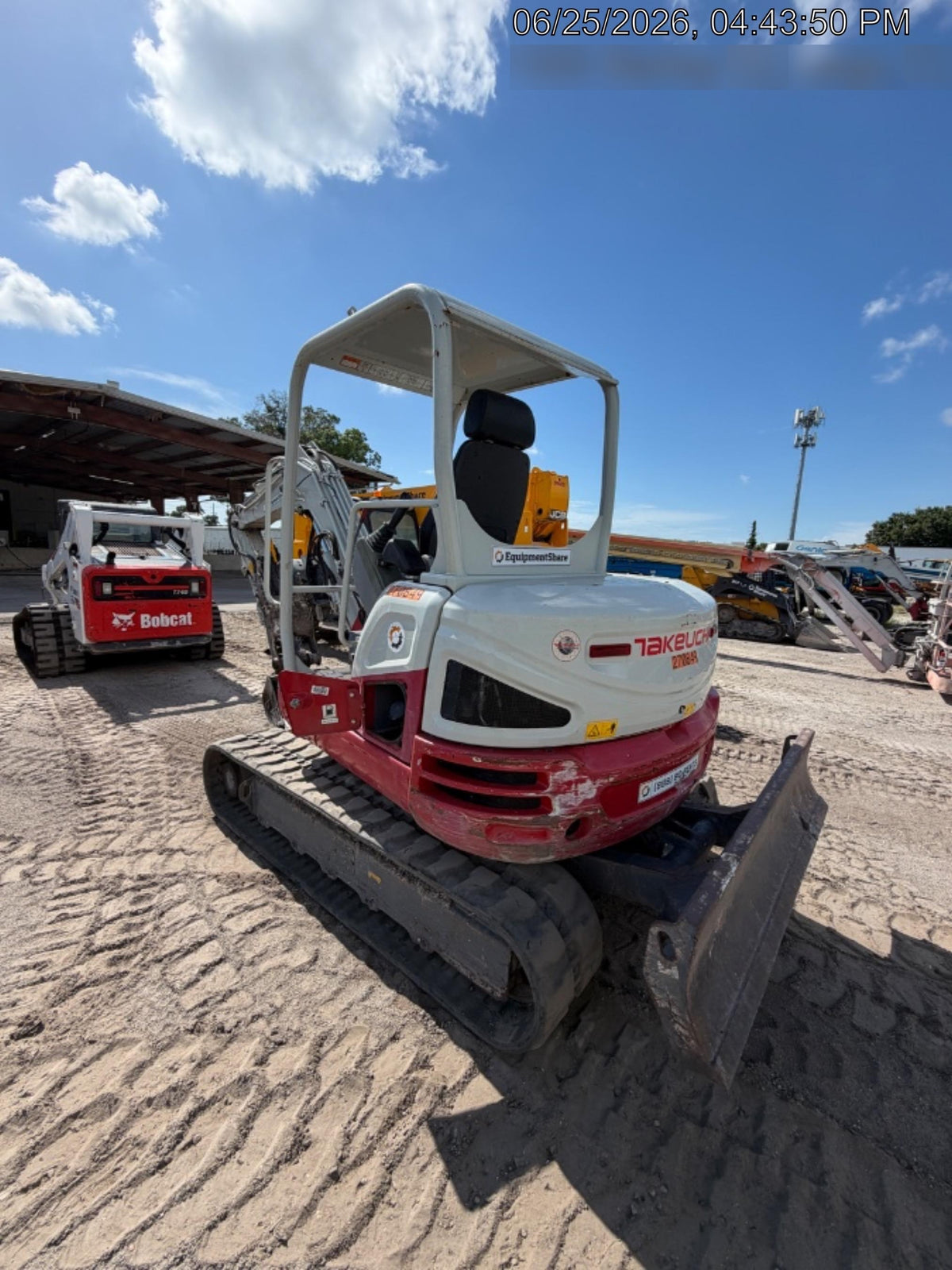 2022 TAKEUCHI TB250-2R