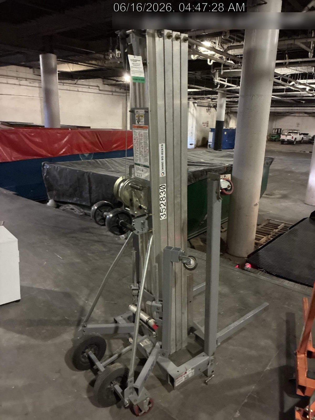 2023 GENIE SLC-24